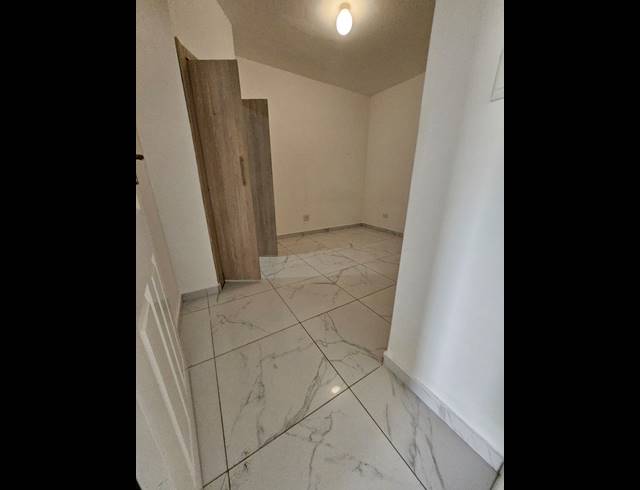 4 BEDROOM APARTMENT RENTED IN TINLEY MANOR